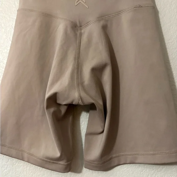 Oner Soft Motion 6” Shorts in Mocha Brown. Very soft Gym/Outdoor Shorts. - Picture 12 of 13